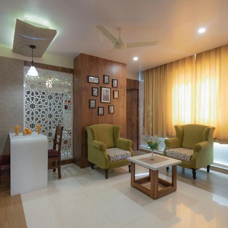 העיר בנגלור Hotel Monarch International מראה חיצוני תמונה