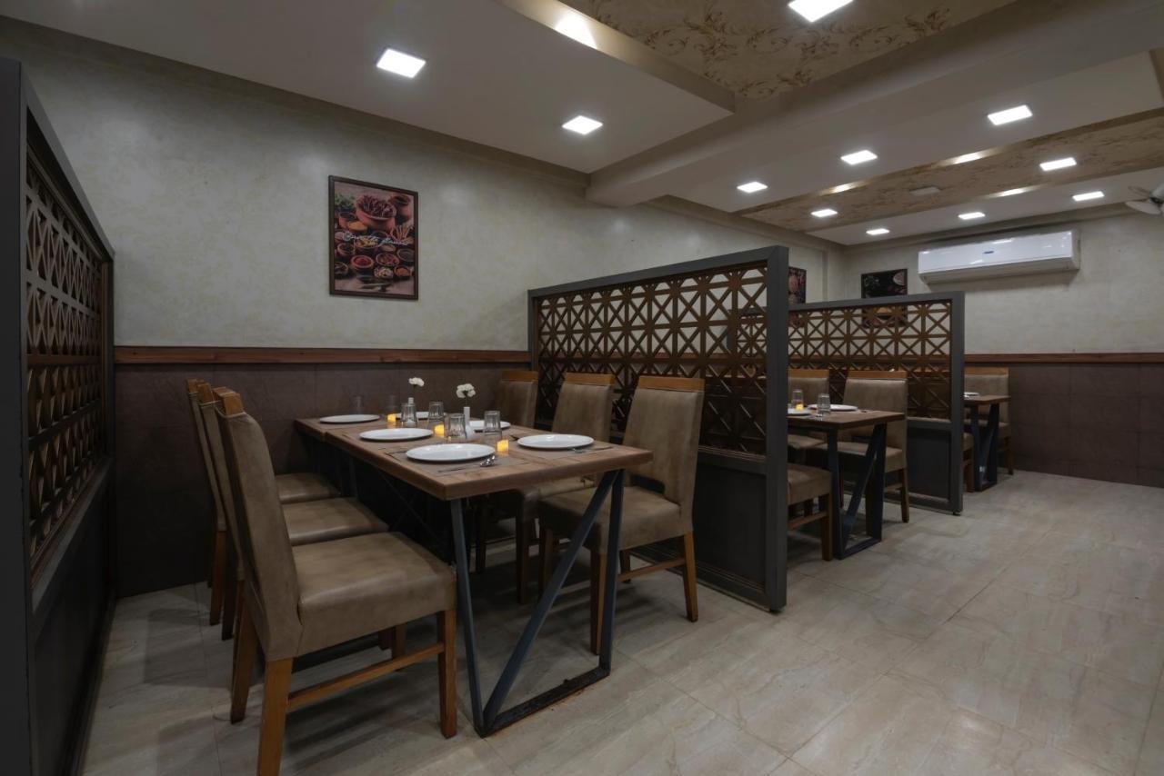 העיר בנגלור Hotel Monarch International מראה חיצוני תמונה