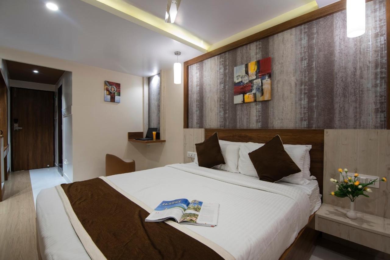 העיר בנגלור Hotel Monarch International מראה חיצוני תמונה