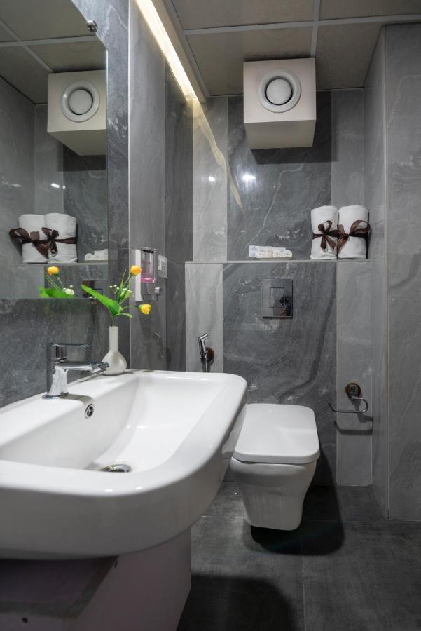 העיר בנגלור Hotel Monarch International מראה חיצוני תמונה