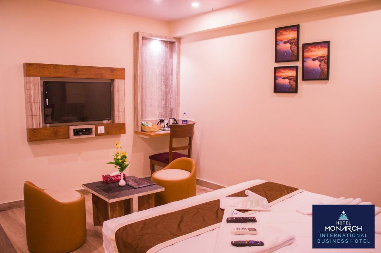 העיר בנגלור Hotel Monarch International מראה חיצוני תמונה