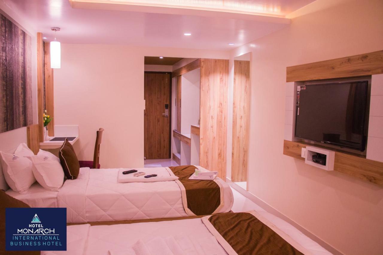 העיר בנגלור Hotel Monarch International מראה חיצוני תמונה