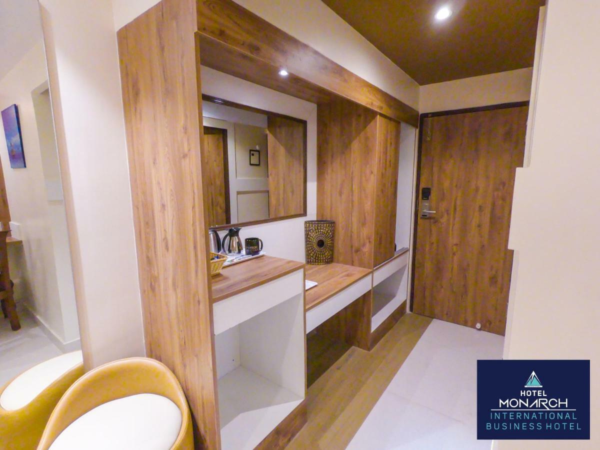 העיר בנגלור Hotel Monarch International מראה חיצוני תמונה