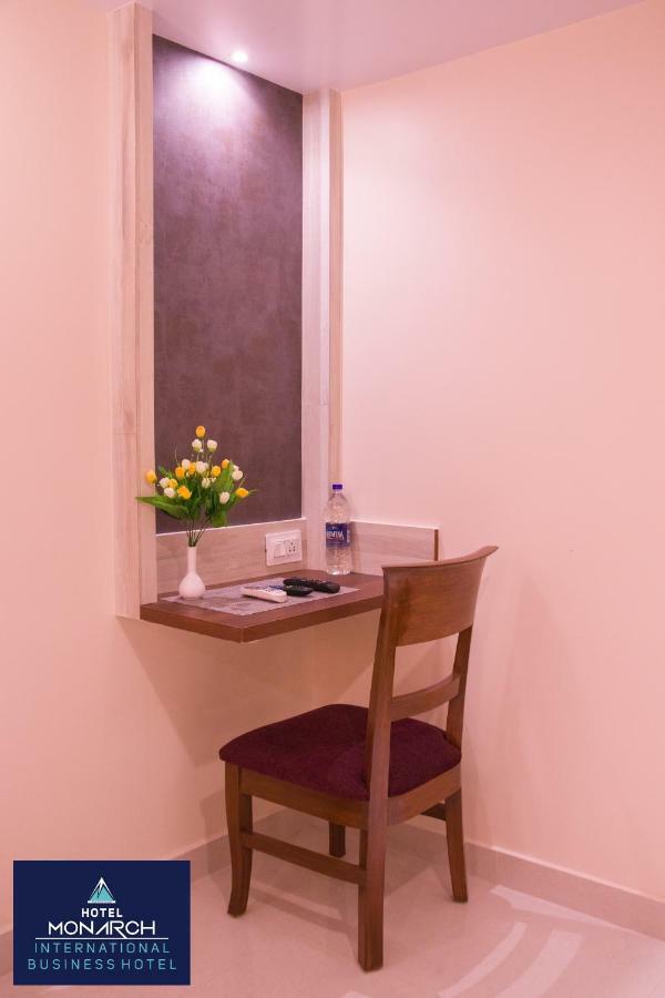 העיר בנגלור Hotel Monarch International מראה חיצוני תמונה